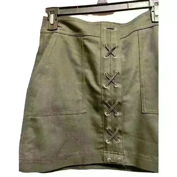 Express Olive Green Skirt Never worn, Lace up skirt size 2 - Picture 2 of 4